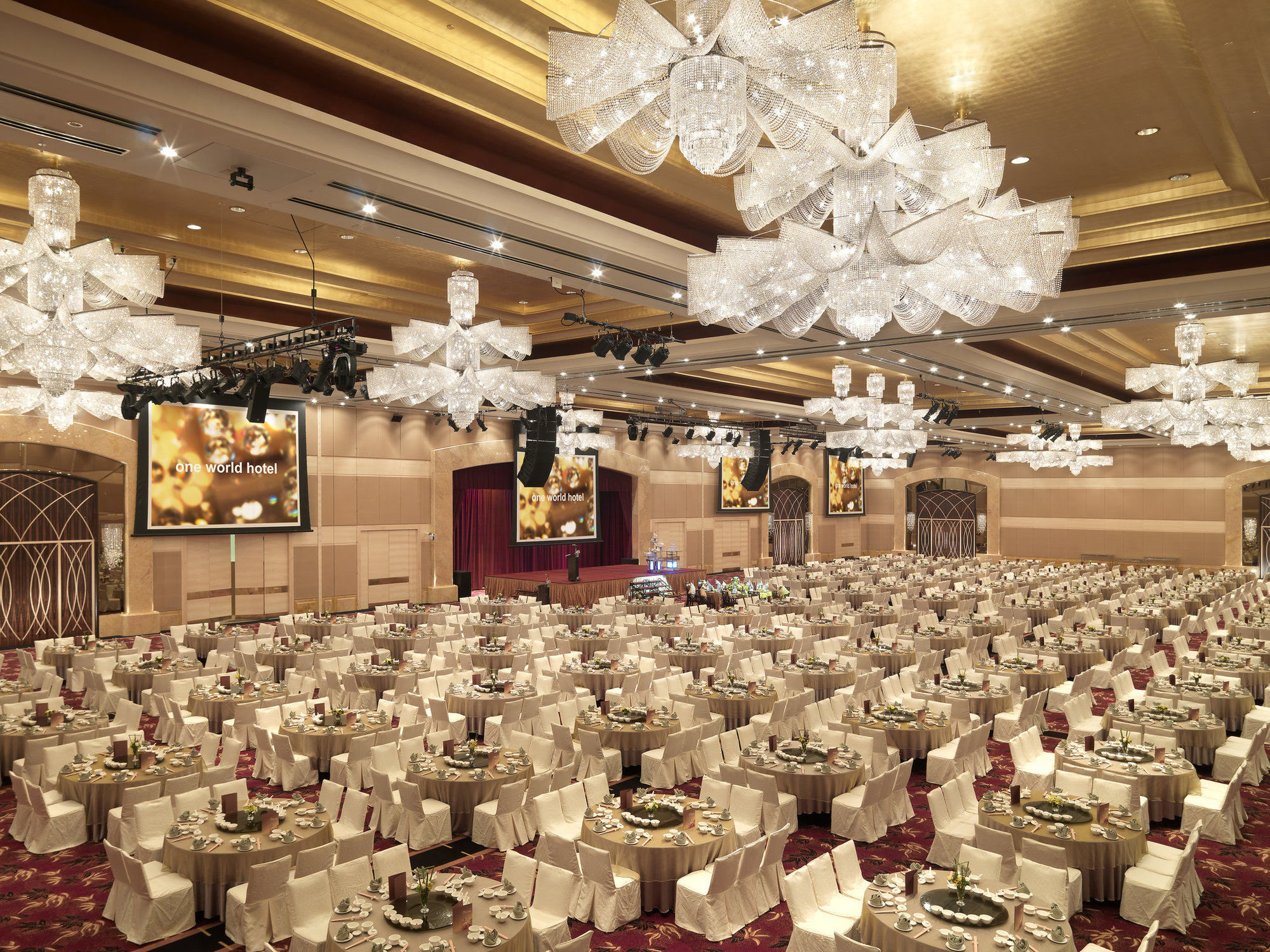 One World Hotel Petaling Jaya Restaurant photo The Grand Ballroom